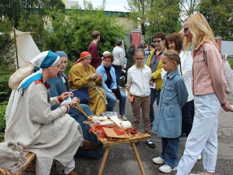 Коллектив молодёжного центра «Комсомолец» говорит громкое СПАСИБО нашему народному клубу исторической реконструкции "Русь"! Коллектив молодёжного центра «Комсомолец» говорит громкое СПАСИБО нашему народному клубу исторической реконструкции "Русь"!