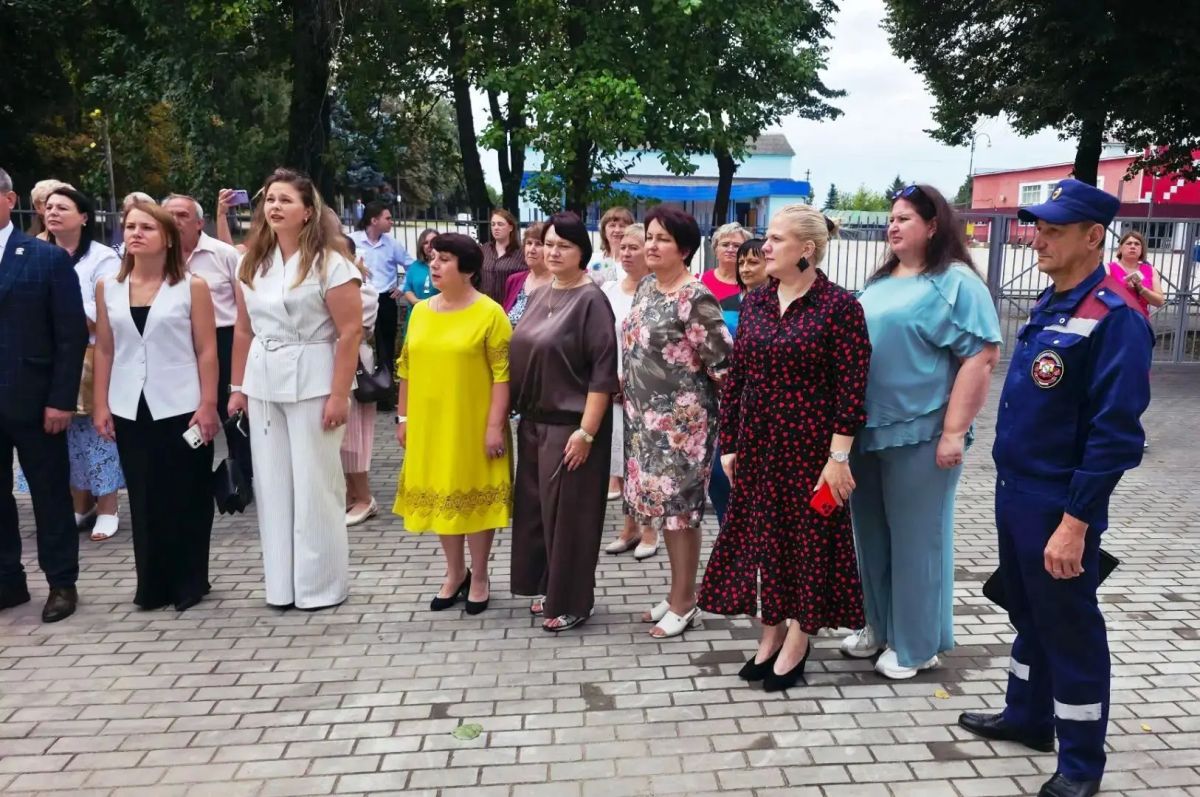 День знаний вместе с огнеборцами День знаний вместе с огнеборцами