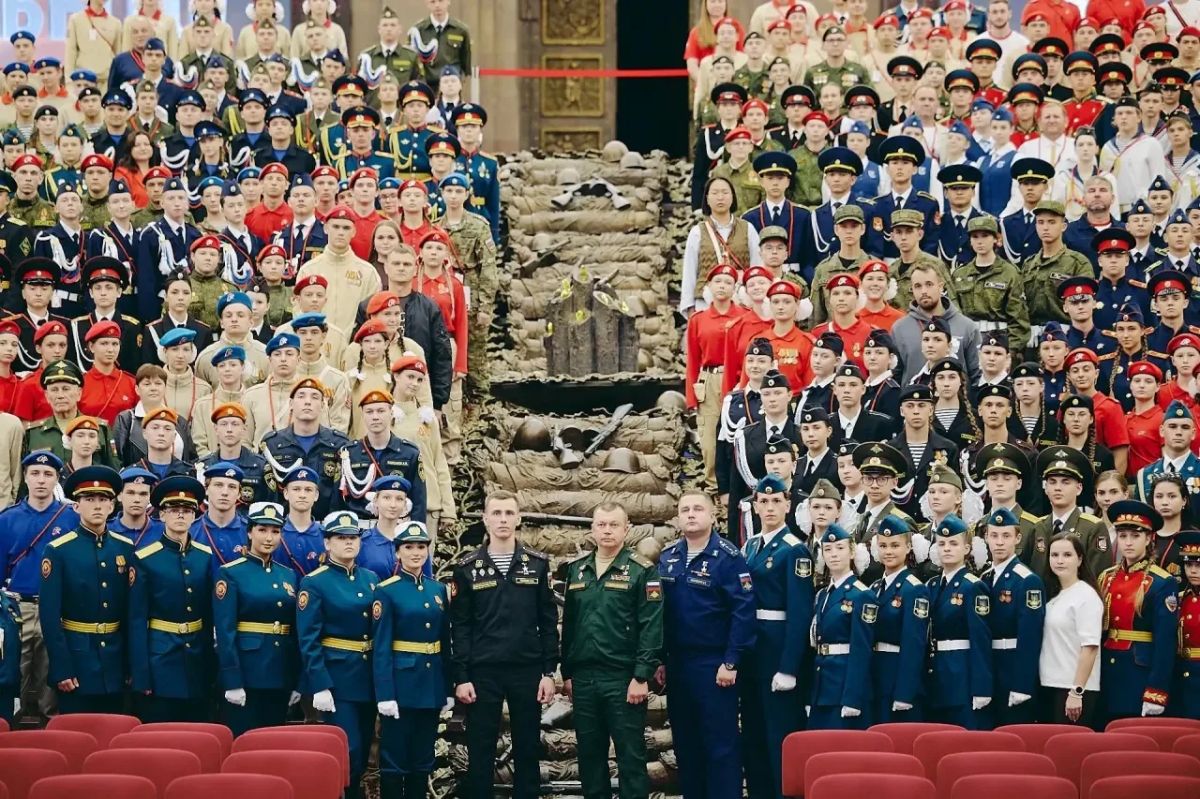 Юные куряне приняли участие во Всероссийском слёте «Пост № 1» Юные куряне приняли участие во Всероссийском слёте «Пост № 1»