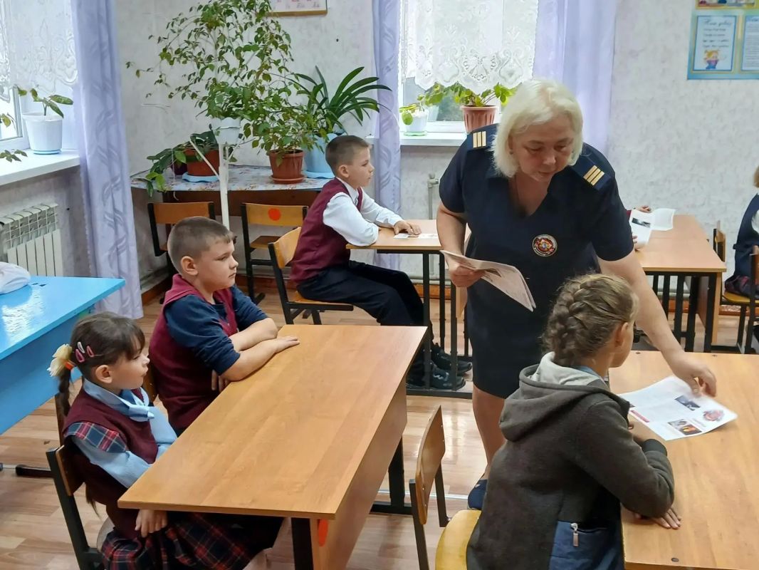 Тренировочная эвакуация в Колодненском филиале МБОУ "Полевской лицей " Тренировочная эвакуация в Колодненском филиале МБОУ "Полевской лицей "