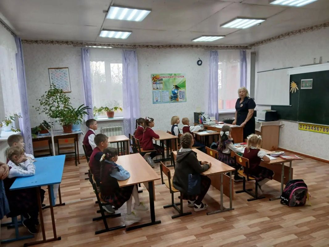 Тренировочная эвакуация в Колодненском филиале МБОУ "Полевской лицей " Тренировочная эвакуация в Колодненском филиале МБОУ "Полевской лицей "