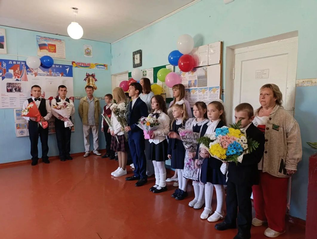 Во всех школах Фатежского района прозвучали первые звонки, возвещая о начале нового учебного года Во всех школах Фатежского района прозвучали первые звонки, возвещая о начале нового учебного года