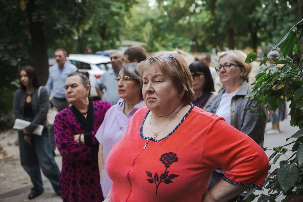 Глава Курска Евгений Маслов встретился с жителями дома на улице Дейнеки, 30 Глава Курска Евгений Маслов встретился с жителями дома на улице Дейнеки, 30