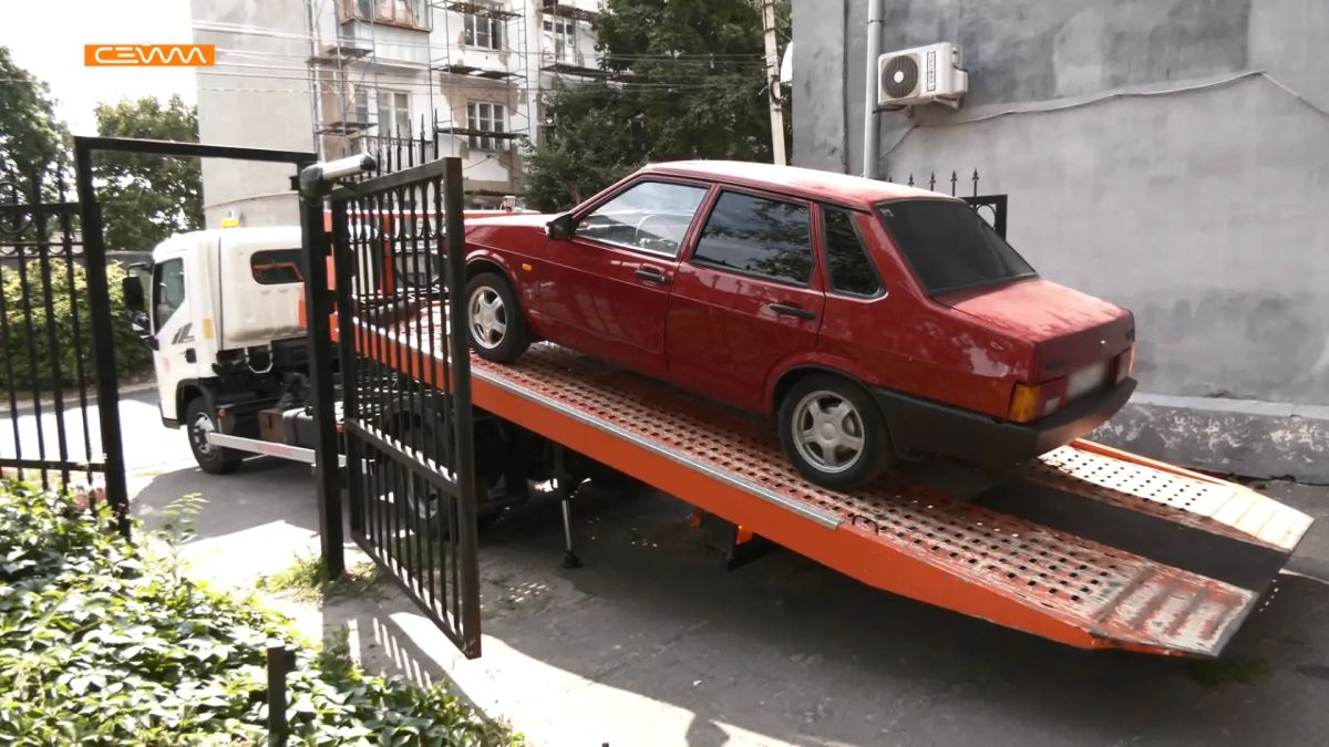 «Мальчик на девятке»: в Курске 16-летнего подростка поймали за рулём автомобиля «Мальчик на девятке»: в Курске 16-летнего подростка поймали за рулём автомобиля