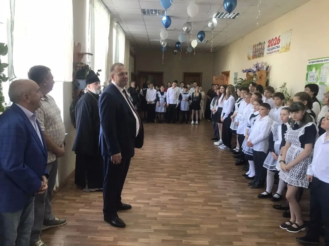 Во всех школах Фатежского района прозвучали первые звонки, возвещая о начале нового учебного года Во всех школах Фатежского района прозвучали первые звонки, возвещая о начале нового учебного года