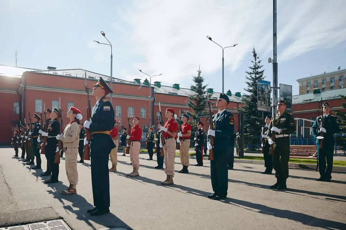 Юные куряне приняли участие во Всероссийском слёте «Пост № 1» Юные куряне приняли участие во Всероссийском слёте «Пост № 1»