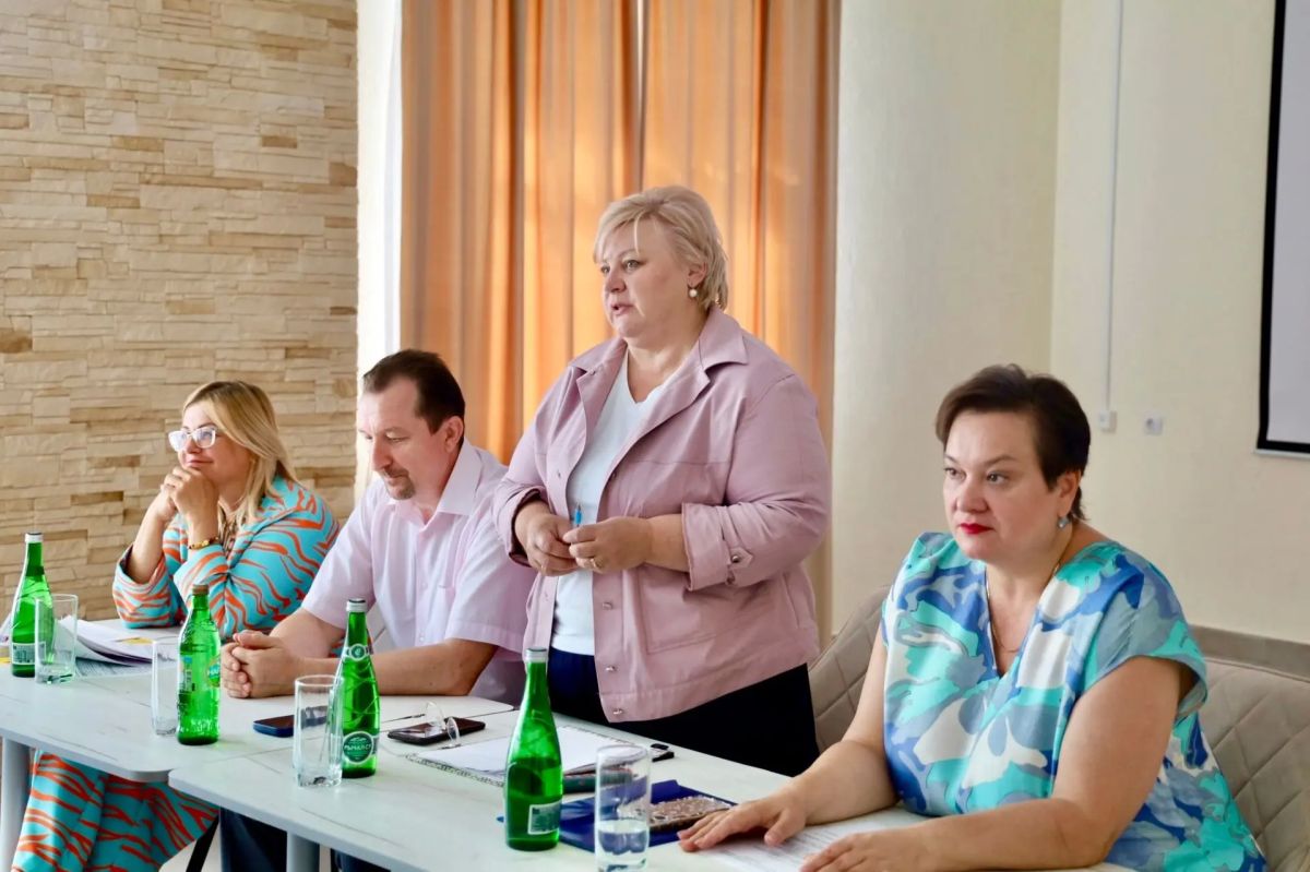 Министр социального обеспечения, материнства и детства Курской оьбласти Татьяна Сукновалова совместно с заместителями провела рабочее совещание с директорами учреждений, подведомственных Министерству социального обеспечения... Министр социального обеспечения, материнства и детства Курской оьбласти Татьяна Сукновалова совместно с заместителями провела рабочее совещание с директорами учреждений, подведомственных Министерству социального обеспечения...