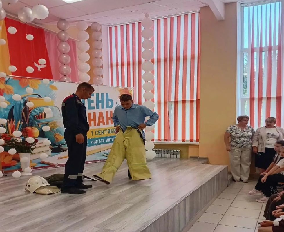 Работниками ПЧ Фатежского района Противопожарной службы комитета региональной безопасности проведено профилактическое занятие по пожарной безопасности для учащихся Глебовской школы Работниками ПЧ Фатежского района Противопожарной службы комитета региональной безопасности проведено профилактическое занятие по пожарной безопасности для учащихся Глебовской школы