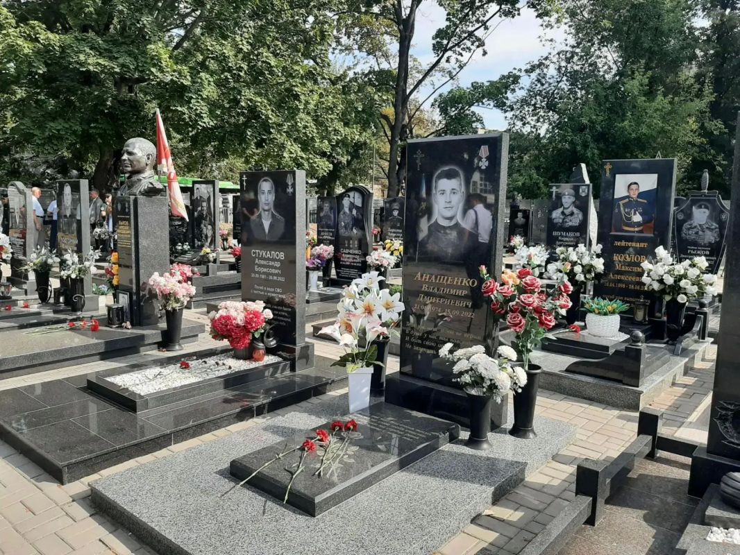 Память жертв терроризма почтили в Курске Память жертв терроризма почтили в Курске