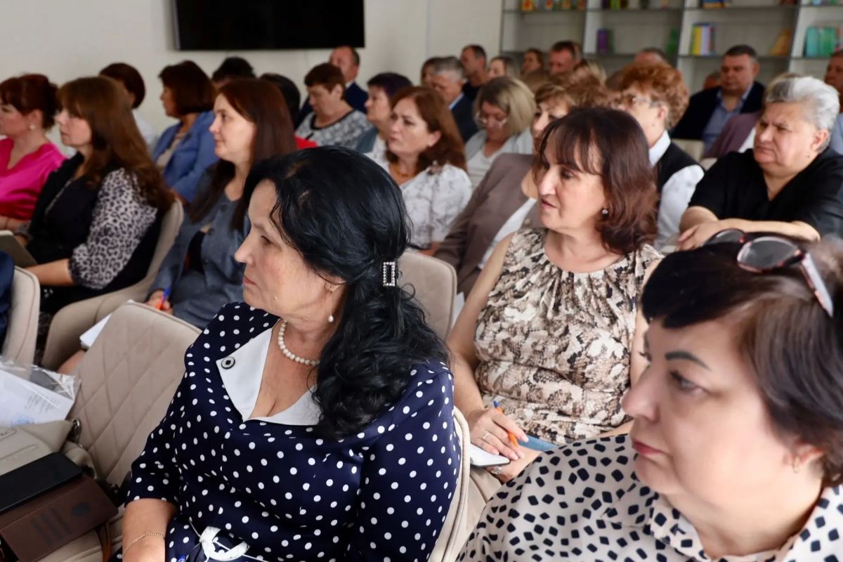 Министр социального обеспечения, материнства и детства Курской оьбласти Татьяна Сукновалова совместно с заместителями провела рабочее совещание с директорами учреждений, подведомственных Министерству социального обеспечения... Министр социального обеспечения, материнства и детства Курской оьбласти Татьяна Сукновалова совместно с заместителями провела рабочее совещание с директорами учреждений, подведомственных Министерству социального обеспечения...