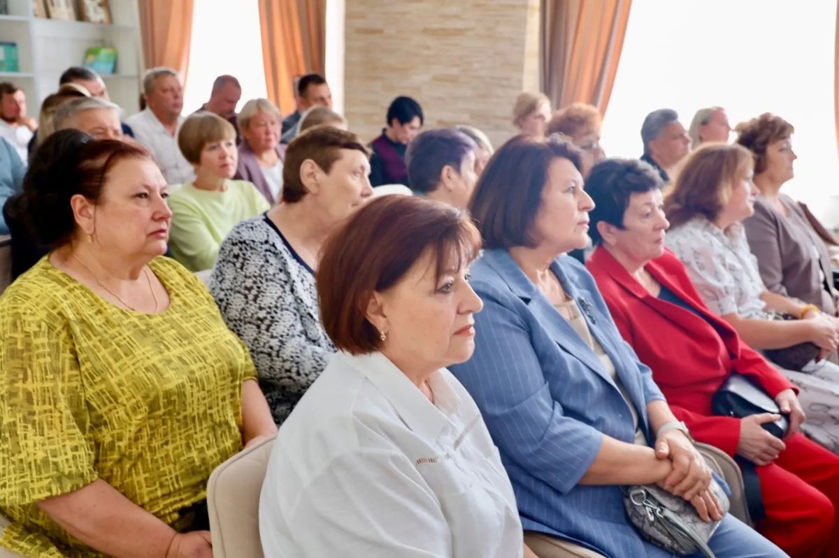 Министр социального обеспечения, материнства и детства Курской оьбласти Татьяна Сукновалова совместно с заместителями провела рабочее совещание с директорами учреждений, подведомственных Министерству социального обеспечения... Министр социального обеспечения, материнства и детства Курской оьбласти Татьяна Сукновалова совместно с заместителями провела рабочее совещание с директорами учреждений, подведомственных Министерству социального обеспечения...