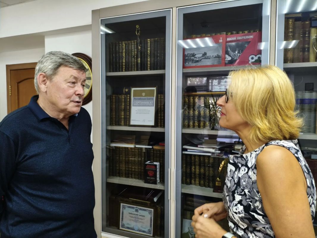 В гостях у "Курской правды" побывал писатель Александр Бондаренко В гостях у "Курской правды" побывал писатель Александр Бондаренко