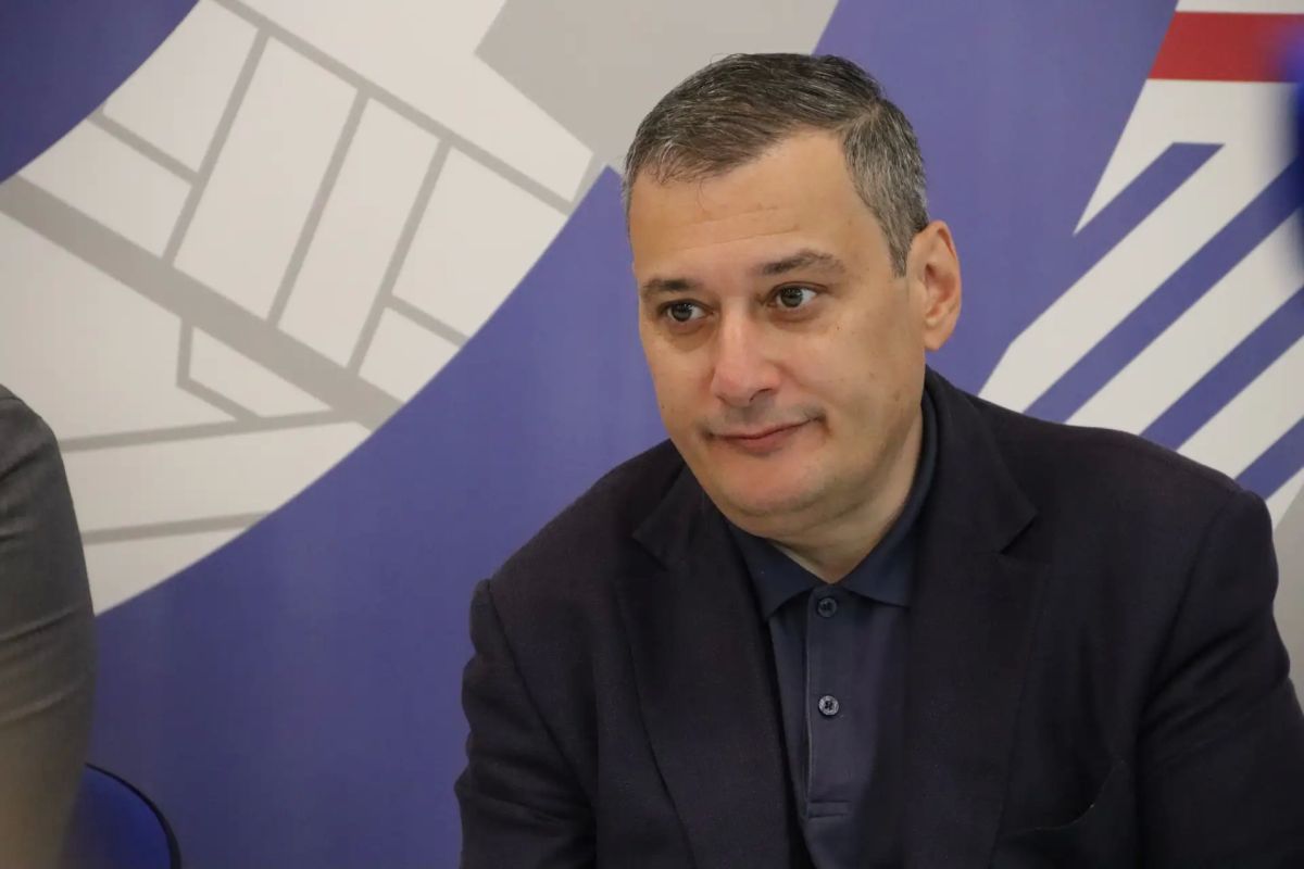 Александр Хинштейн: Единство позволяет нам быть вместе Александр Хинштейн: Единство позволяет нам быть вместе
