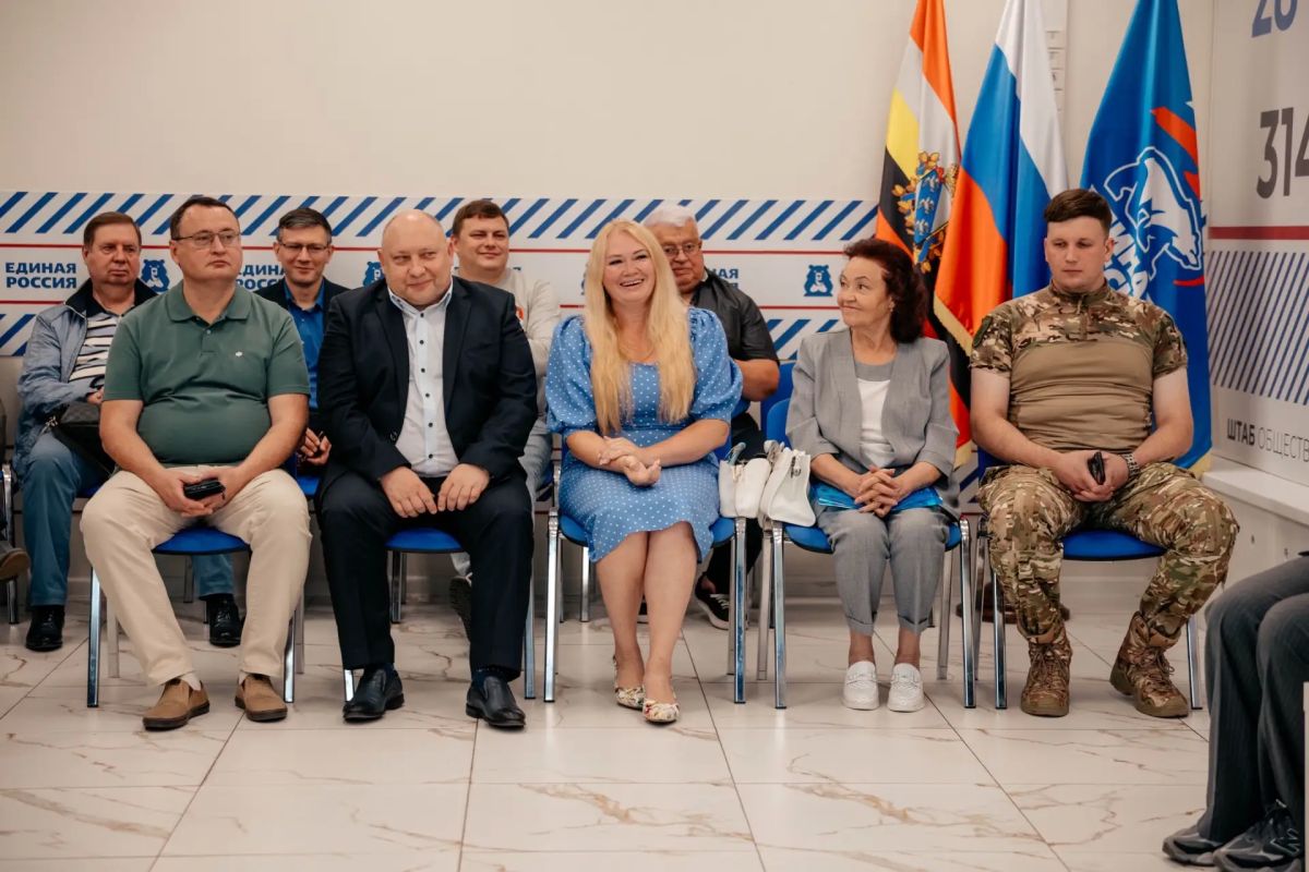 Курская область получила новую партию гуманитарной помощи из Самарской области, на этот раз весом 4,5 тонны Курская область получила новую партию гуманитарной помощи из Самарской области, на этот раз весом 4,5 тонны