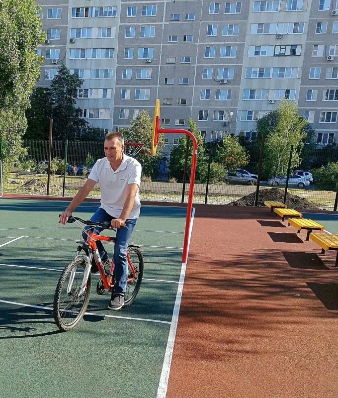 #партпроекты. Малышам пришлась по душе новая спортивная площадка В курчатовском детсадике «Золотой петушок» теперь не просто двор, а настоящая арена #партпроекты. Малышам пришлась по душе новая спортивная площадка В курчатовском детсадике «Золотой петушок» теперь не просто двор, а настоящая арена