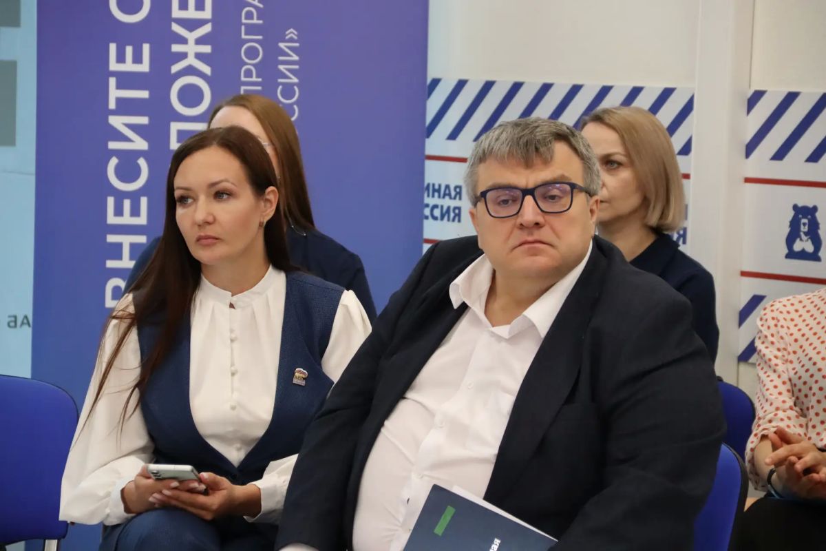 Александр Хинштейн: Единство позволяет нам быть вместе Александр Хинштейн: Единство позволяет нам быть вместе