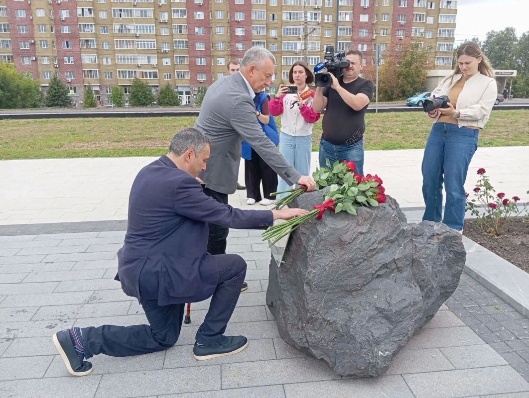 Курянам передали гуманитарный груз от жителей Самарской области Курянам передали гуманитарный груз от жителей Самарской области