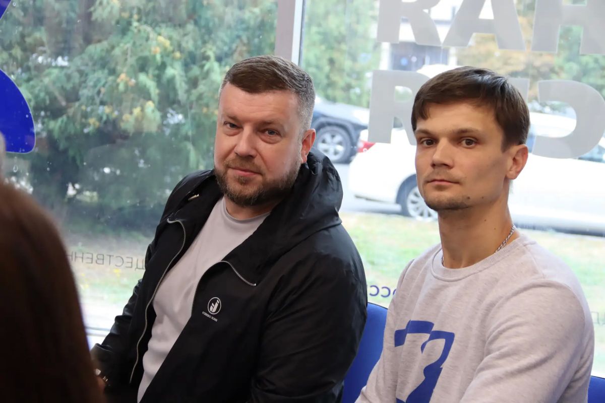 Александр Хинштейн: Единство позволяет нам быть вместе Александр Хинштейн: Единство позволяет нам быть вместе