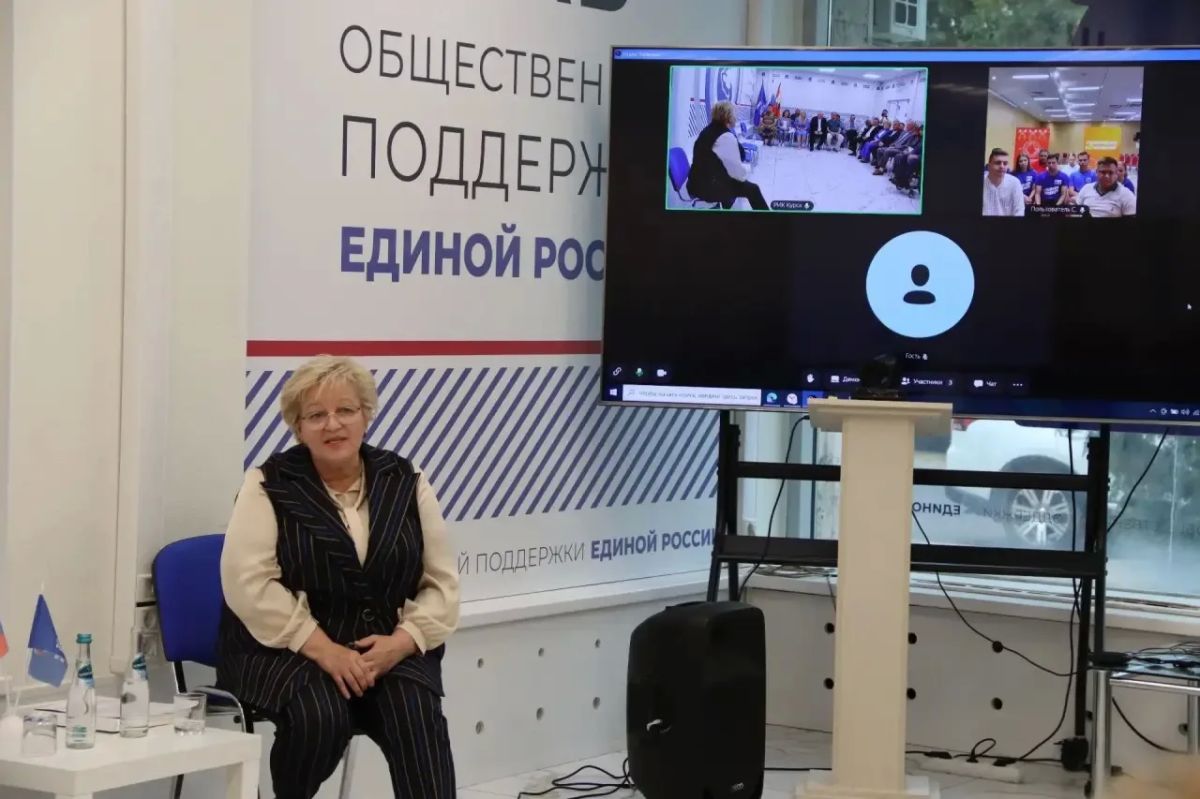Александр Хинштейн: единство позволяет нам быть вместе, держаться плечом к плечу Александр Хинштейн: единство позволяет нам быть вместе, держаться плечом к плечу