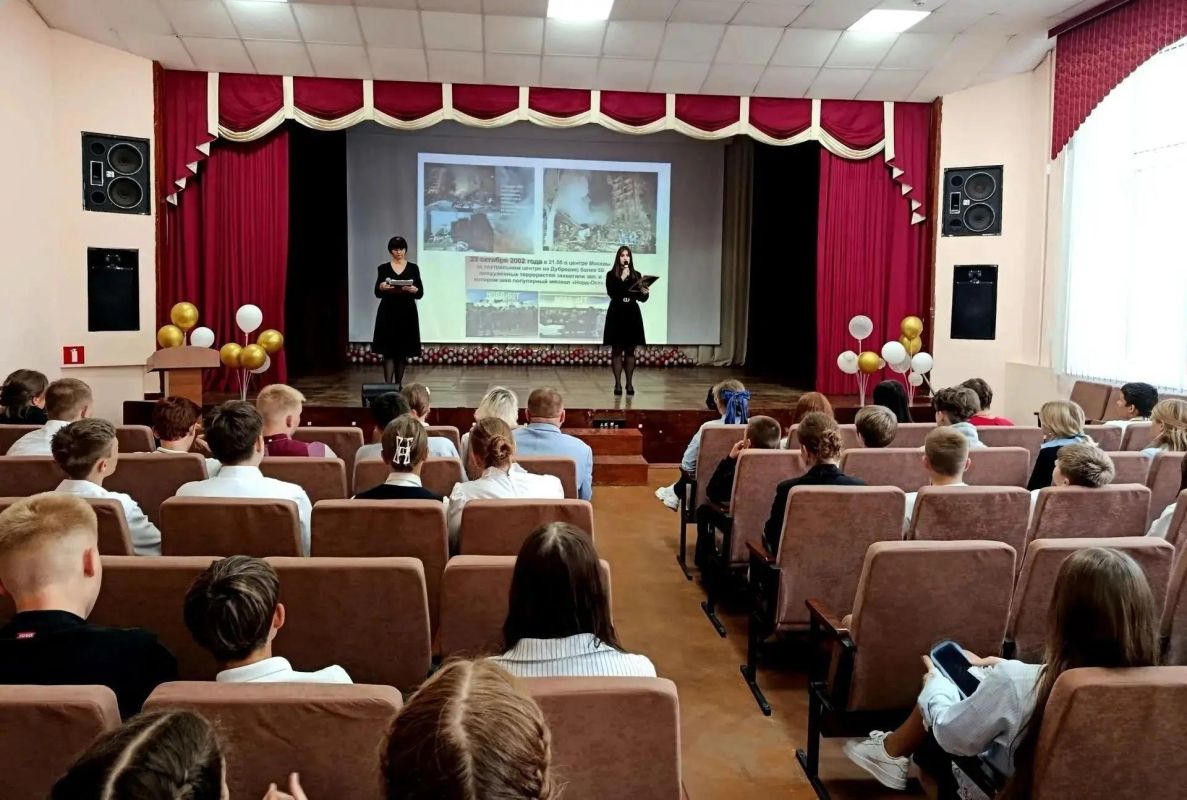 Во Дворце детского творчества стартовал XI городской конкурс «Вместе против террора и экстремизма» Во Дворце детского творчества стартовал XI городской конкурс «Вместе против террора и экстремизма»