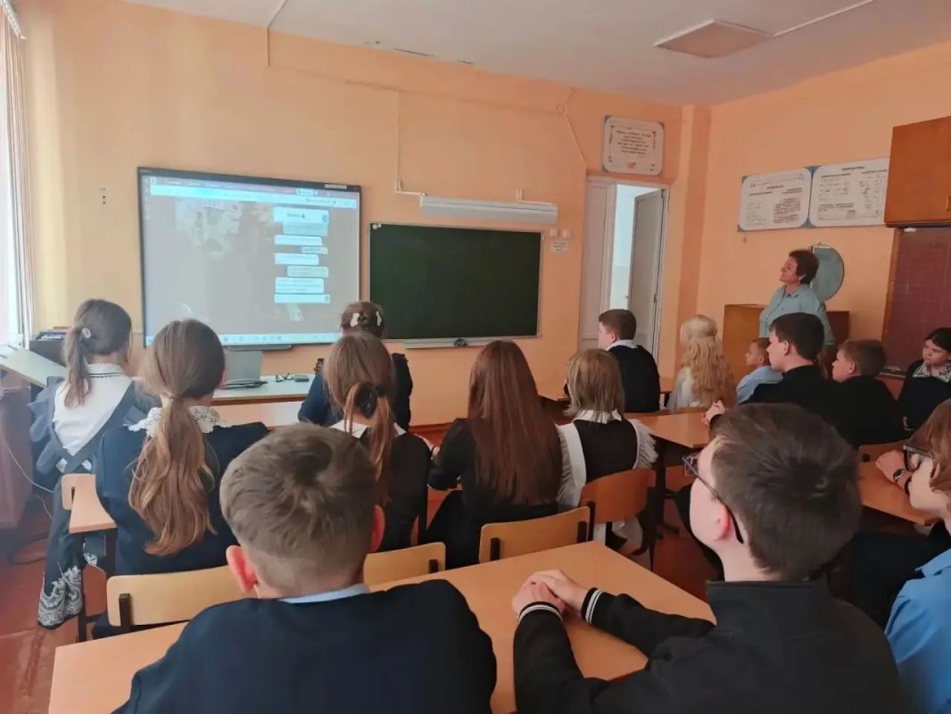 В Черемисиновском районе представитель прокуратуры провел профилактическое мероприятие со школьниками В Черемисиновском районе представитель прокуратуры провел профилактическое мероприятие со школьниками