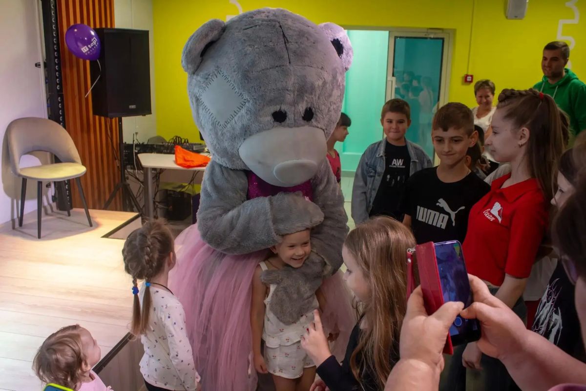 Шоу мыльных пузырей и серебряных лент: вчера прошло очередное веселое мероприятие «Клуба выходного дня» Шоу мыльных пузырей и серебряных лент: вчера прошло очередное веселое мероприятие «Клуба выходного дня»