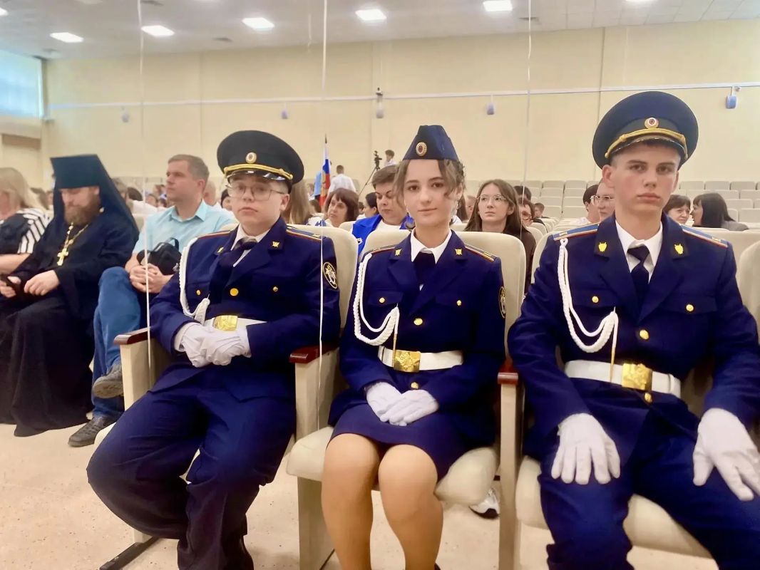 В школе № 23 юных курян посвятили в кадеты В школе № 23 юных курян посвятили в кадеты