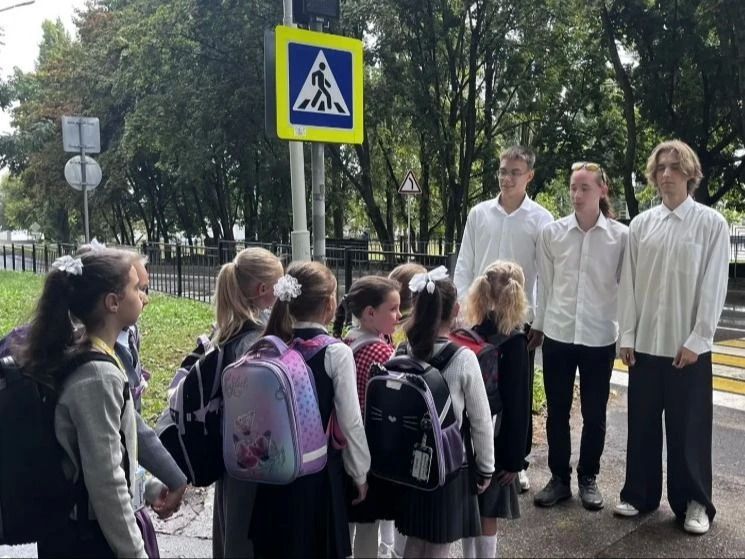 Курчатовская Госавтоинспекция провела урок дорожной грамотности для первоклассников Лицея №3 Курчатовская Госавтоинспекция провела урок дорожной грамотности для первоклассников Лицея №3