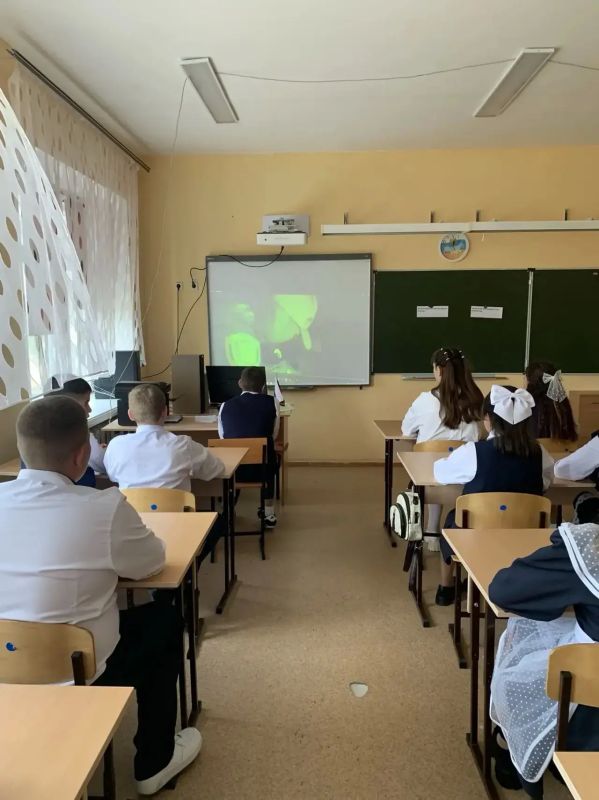 В Черемисиновском районе представитель прокуратуры провел профилактическое мероприятие со школьниками В Черемисиновском районе представитель прокуратуры провел профилактическое мероприятие со школьниками