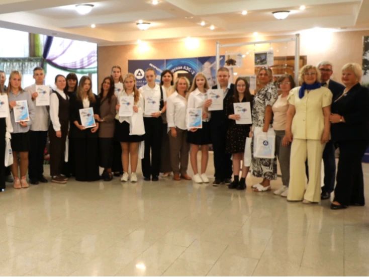 В Управлении коммуникаций Курской АЭС наградили победителей международного фотопроекта «Территория успеха: в объятиях природы» В Управлении коммуникаций Курской АЭС наградили победителей международного фотопроекта «Территория успеха: в объятиях природы»