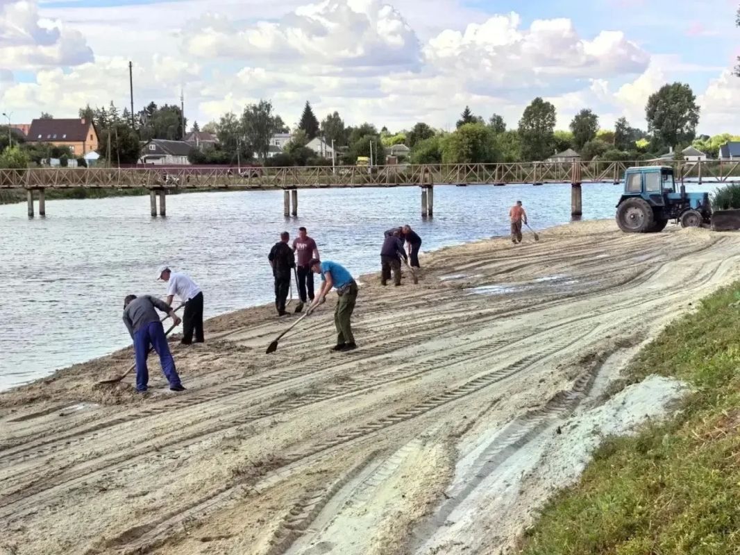 В поселке Медвенка продолжается масштабное преображение парка «Советский сад» в рамках федеральной программы «Формирование комфортной городской среды» нацпроекта «Инфраструктура для жизни» В поселке Медвенка продолжается масштабное преображение парка «Советский сад» в рамках федеральной программы «Формирование комфортной городской среды» нацпроекта «Инфраструктура для жизни»