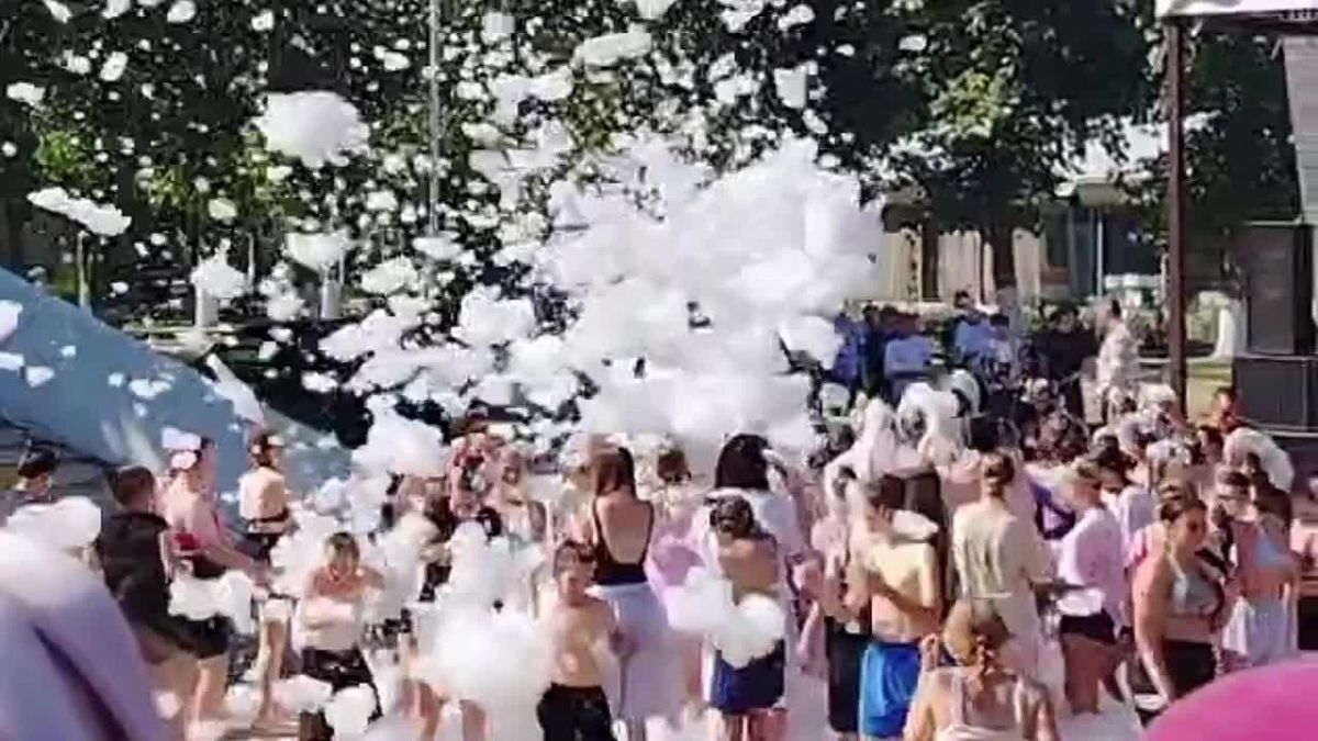 Группа из 13 учеников Солнечной школы сейчас отдыхает и поправляет здоровье на берегу Черного моря в Анапе