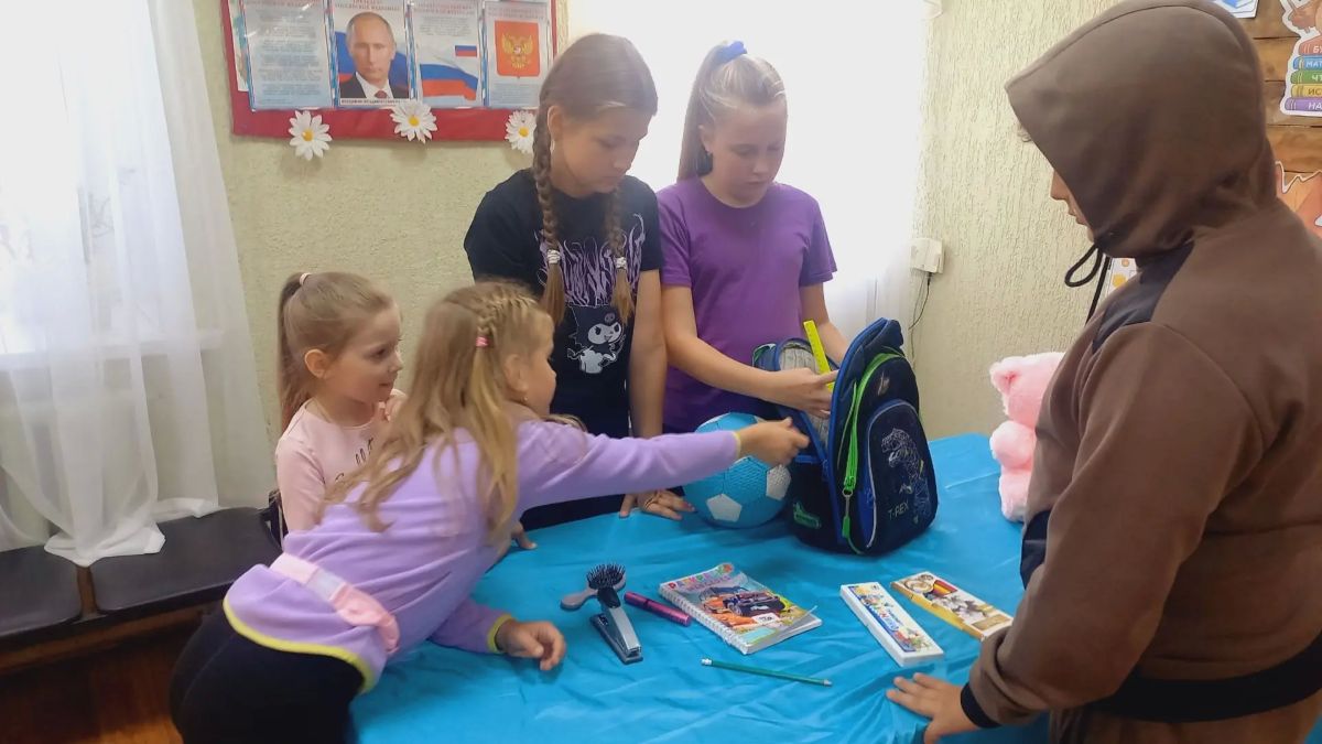 В Чермошнянском СДК ребята отправились в необычное путешествие по волшебной стране, где буквы и цифры оживают, а школьный звонок зовет не на уроки, а на захватывающие приключения В Чермошнянском СДК ребята отправились в необычное путешествие по волшебной стране, где буквы и цифры оживают, а школьный звонок зовет не на уроки, а на захватывающие приключения