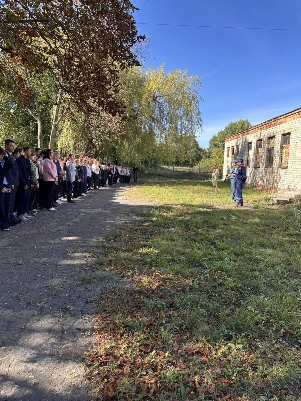 Учебная эвакуация в Половневской школе Октябрьского района Учебная эвакуация в Половневской школе Октябрьского района