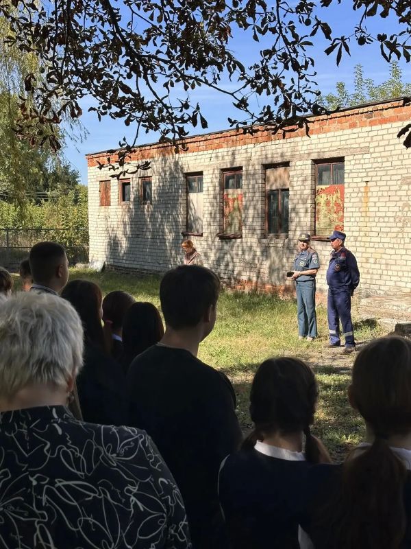 Учебная эвакуация в Половневской школе Октябрьского района Учебная эвакуация в Половневской школе Октябрьского района