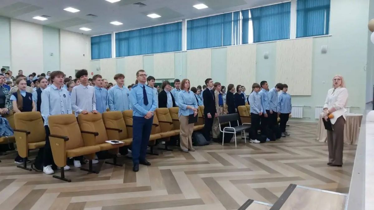 В Курске работник прокуратуры провел со школьниками профилактическую беседу о безопасном поведении в цифровой среде В Курске работник прокуратуры провел со школьниками профилактическую беседу о безопасном поведении в цифровой среде