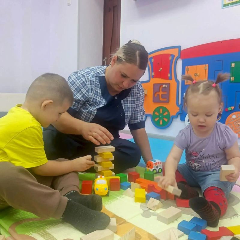 В группе кратковременного присмотра и ухода за детьми до 3-х лет Черемисиновского центра соцпомощи «Содействие» прошло познавательно-развивающее занятие «Играем вместе» В группе кратковременного присмотра и ухода за детьми до 3-х лет Черемисиновского центра соцпомощи «Содействие» прошло познавательно-развивающее занятие «Играем вместе»