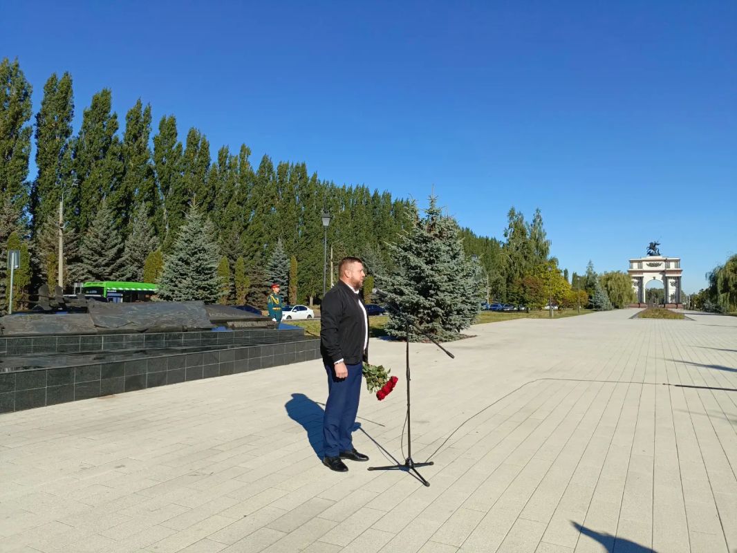 В Курске прошла акция «Десант Героев»: в регион с рабочим визитом приехали Герои России и СССР В Курске прошла акция «Десант Героев»: в регион с рабочим визитом приехали Герои России и СССР