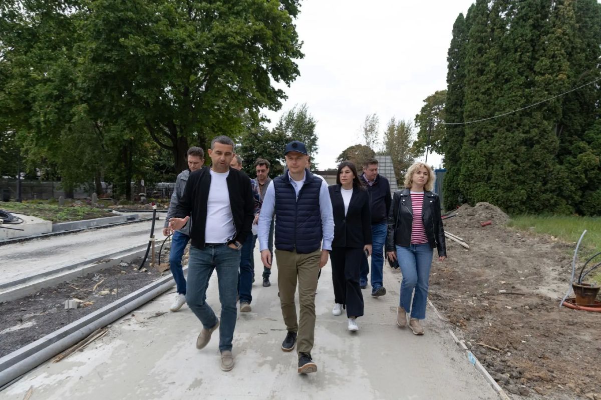 В Курске начали работы на Офицерском кладбище мемориала «Память павшим» В Курске начали работы на Офицерском кладбище мемориала «Память павшим»
