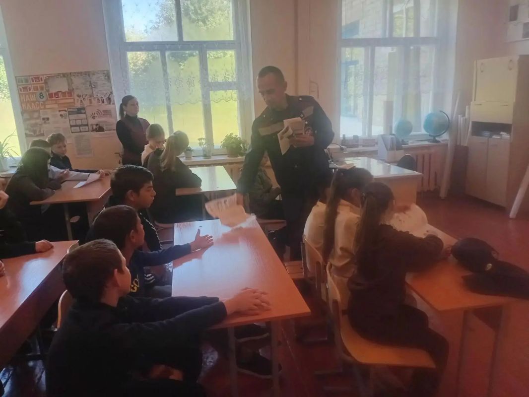 Тренировочная эвакуация в Миролюбовской школе Фатежского района Тренировочная эвакуация в Миролюбовской школе Фатежского района