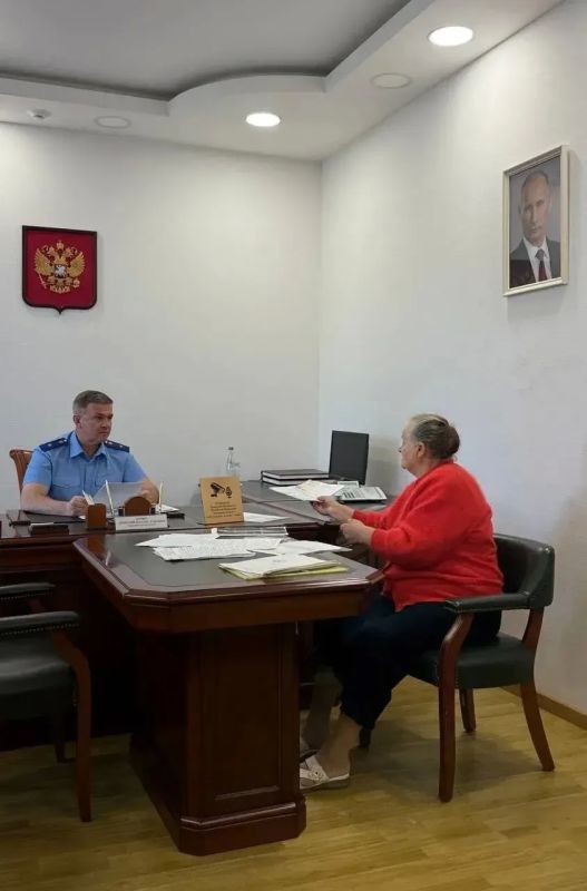 Прокурор Курской области Дмитрий Бурко провел личный прием граждан в Приемной Президента Российской Федерации в Курской области Прокурор Курской области Дмитрий Бурко провел личный прием граждан в Приемной Президента Российской Федерации в Курской области