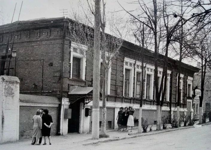 Сегодня, 9 сентября, исполняется 198 лет со дня рождения Льва Николаевича Толстого — одного из величайших писателей в истории русской литературы Сегодня, 9 сентября, исполняется 198 лет со дня рождения Льва Николаевича Толстого — одного из величайших писателей в истории русской литературы