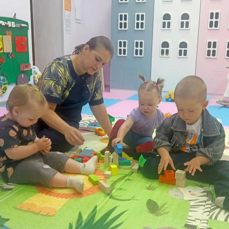 В группе кратковременного присмотра и ухода за детьми до 3-х лет Черемисиновского центра соцпомощи «Содействие» прошло познавательно-развивающее занятие «Играем вместе» В группе кратковременного присмотра и ухода за детьми до 3-х лет Черемисиновского центра соцпомощи «Содействие» прошло познавательно-развивающее занятие «Играем вместе»