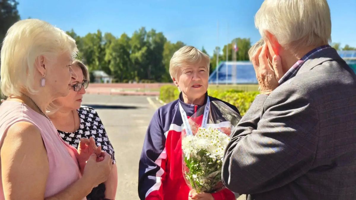 Железногорск с гордостью встретил своих героев - участников и призёров Всероссийской XI Спартакиады пенсионеров, которая прошла в Пензе с 3 по 8 сентября Железногорск с гордостью встретил своих героев - участников и призёров Всероссийской XI Спартакиады пенсионеров, которая прошла в Пензе с 3 по 8 сентября