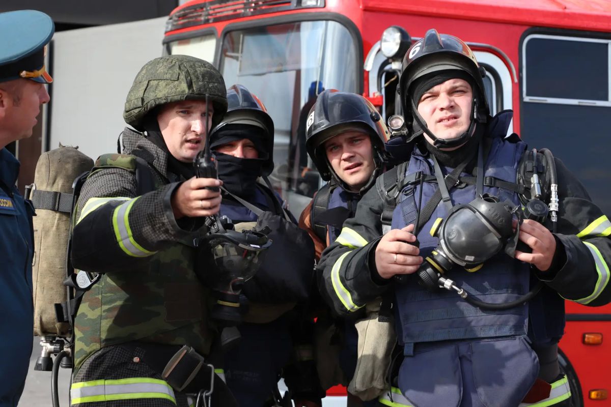 #Нашиогнеборцы. Андрей Должиков, старший помощник начальника дежурной смены службы пожаротушения Главного управления МЧС России по Курской области На службу в курское подразделение МЧС России огнеборец пришел в 2017 году... #Нашиогнеборцы. Андрей Должиков, старший помощник начальника дежурной смены службы пожаротушения Главного управления МЧС России по Курской области На службу в курское подразделение МЧС России огнеборец пришел в 2017 году...