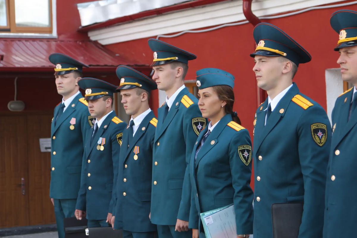#Нашиогнеборцы. Андрей Должиков, старший помощник начальника дежурной смены службы пожаротушения Главного управления МЧС России по Курской области На службу в курское подразделение МЧС России огнеборец пришел в 2017 году... #Нашиогнеборцы. Андрей Должиков, старший помощник начальника дежурной смены службы пожаротушения Главного управления МЧС России по Курской области На службу в курское подразделение МЧС России огнеборец пришел в 2017 году...