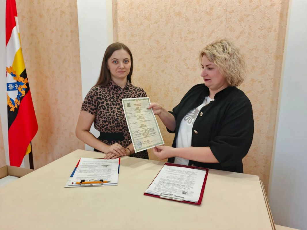 В преддверии Дня отца, который отмечается в Курской области 12 сентября, в отделе ЗАГС Фатежского района состоялась интересная встреча с учениками второго класса ФСОШ N2. Сотрудники ведомства рассказали ребятам о значении... В преддверии Дня отца, который отмечается в Курской области 12 сентября, в отделе ЗАГС Фатежского района состоялась интересная встреча с учениками второго класса ФСОШ N2. Сотрудники ведомства рассказали ребятам о значении...