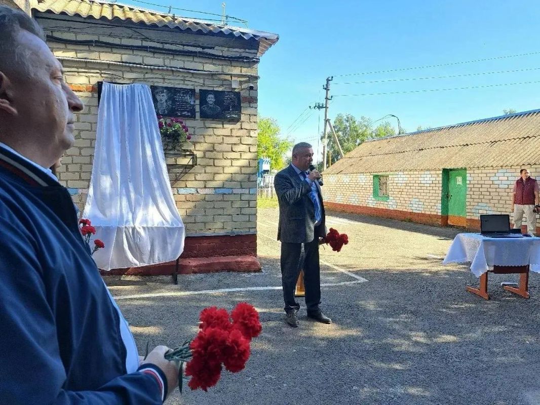 В сельской школе открыли Парту героя СВО В сельской школе открыли Парту героя СВО