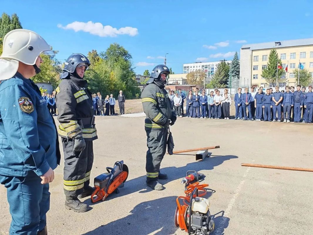В курской школе №10 провели учебную пожарную эвакуацию В курской школе №10 провели учебную пожарную эвакуацию