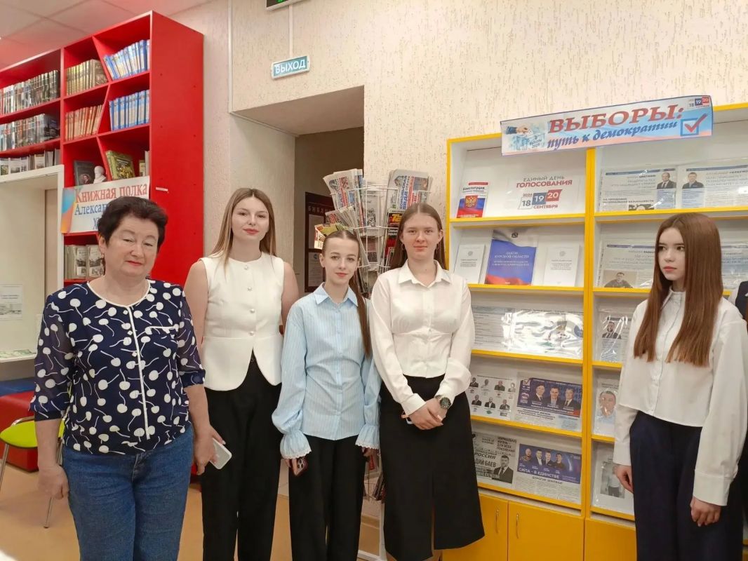 «Мы — будущее, нам выбирать» «Мы — будущее, нам выбирать»